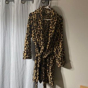 Leopard print soft robe size L